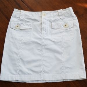 🍒 3 for $15 Banana Republic white chino skirt